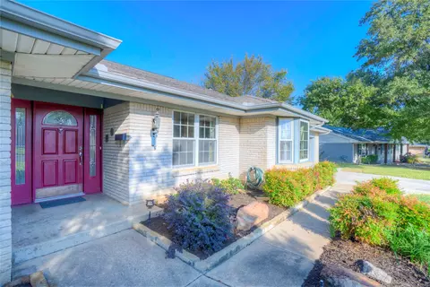 4913 Reynolds Rd, North Richland Hills, TX 76180