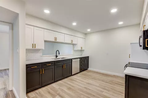 2422 St Gregory St, Arlington, TX 76013