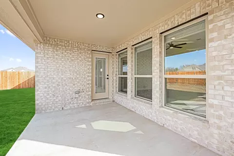 Exterior - 308 Keystone Dr, Commerce, TX 75428 photo 4 of 6