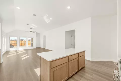 Living - 308 Keystone Dr, Commerce, TX 75428 photo 2 of 7