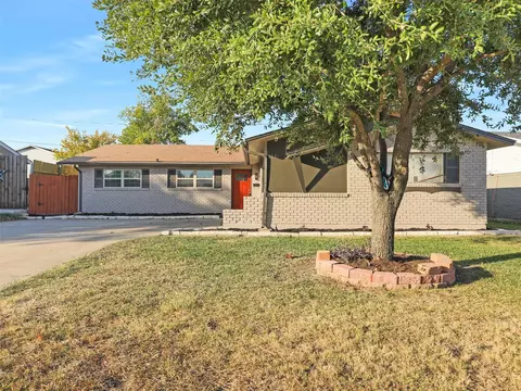 2521 Dewitt St, Irving, TX 75062