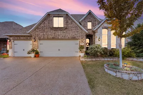 617 England St, Fate, TX 75189