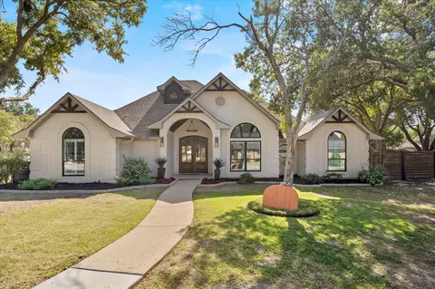 601 Shoretrail Dr, Rockwall, TX 75087