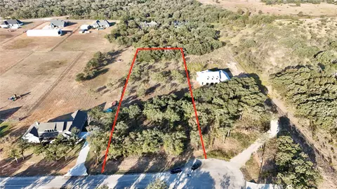 2031 Feather Ln, Weatherford, TX 76088