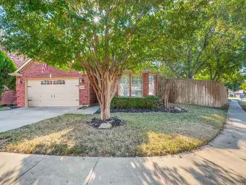 Exterior - 12600 Beech Tree Ln, Euless, TX 76040 photo 2 of 4