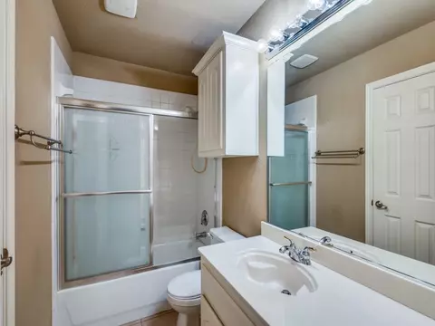 Bath - 12600 Beech Tree Ln, Euless, TX 76040 photo 1 of 2