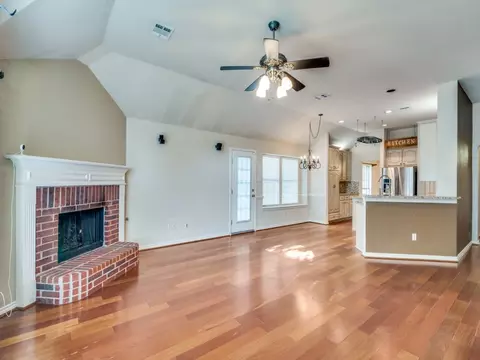 Living - 12600 Beech Tree Ln, Euless, TX 76040 photo 3 of 4