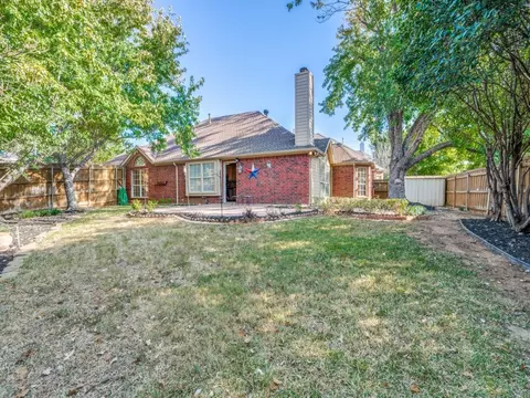 Exterior - 12600 Beech Tree Ln, Euless, TX 76040 photo 4 of 4