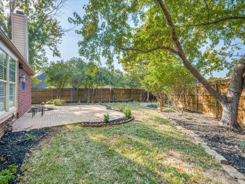 Exterior - 12600 Beech Tree Ln, Euless, TX 76040 photo 3 of 4