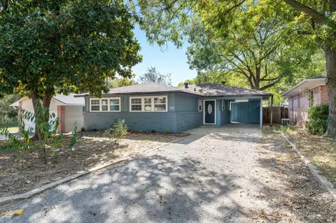 710 W Bullock St, Denison, TX 75020