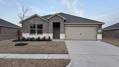 332 Wildrose Cir, Cleburne, TX 76033