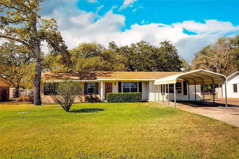 527 Robindale Ln, Fairfield, TX 75840