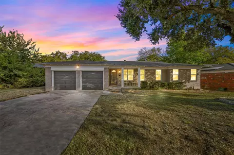 5405 Nadine Dr, Haltom City, TX 76117