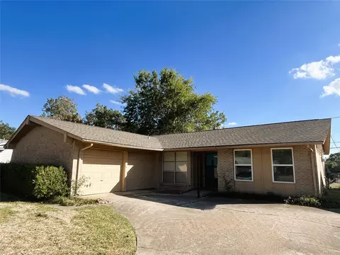 727 Pinehurst Dr, Richardson, TX 75080