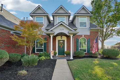 319 Harbor Landing Dr, Rockwall, TX 75032