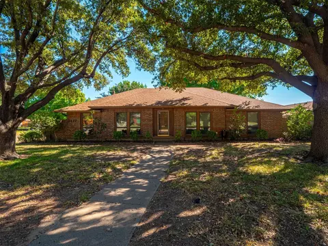 2422 Pearwood Ct, Grand Prairie, TX 75050