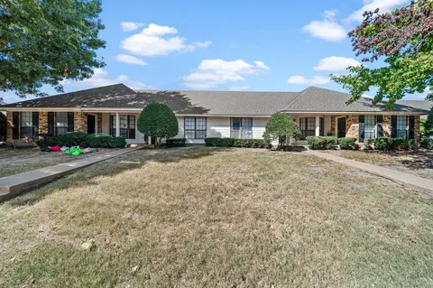 810 Biloxi Dr, Ennis, TX 75119