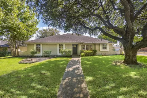 2820 Crow Valley Trl, Plano, TX 75023