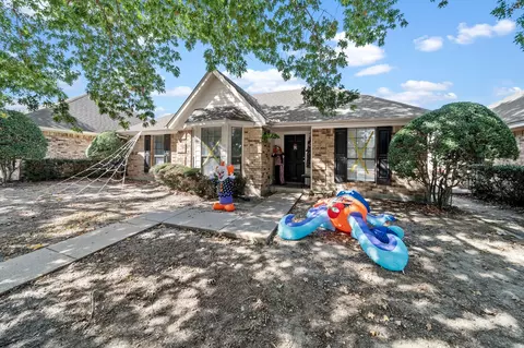 808 Biloxi Dr, Ennis, TX 75119