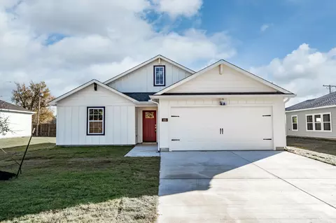225 Faith Ln, Tioga, TX 76271
