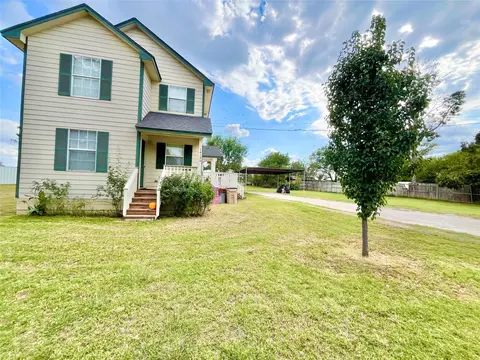 1412 E Highland Ave, Comanche, TX 76442