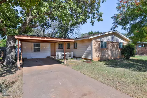 2942 S 28th St, Abilene, TX 79605