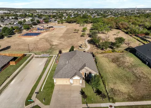 922 White Marlin Dr, Burleson, TX 76028