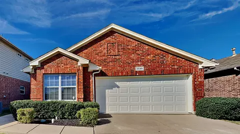 6549 Regina Dr, Fort Worth, TX 76131