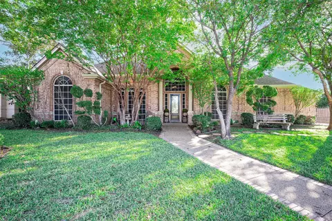 6704 Rolling Hls, North Richland Hills, TX 76182