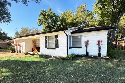 210 Baron Pl, Grand Prairie, TX 75051