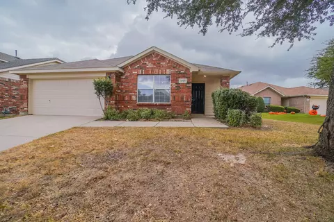 1305 Hennessey Ct, Fort Worth, TX 76131