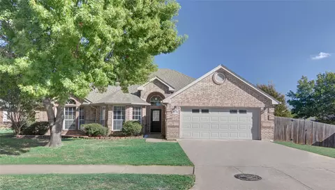 6100 Cliffbrook Dr, North Richland Hills, TX 76180