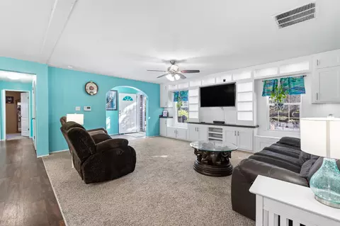 5808 N Lakeside Hills Ct, Granbury, TX 76048