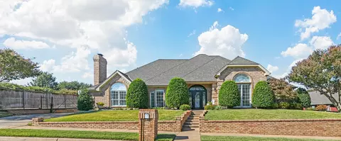 3201 Creighton Ln, Bedford, TX 76021