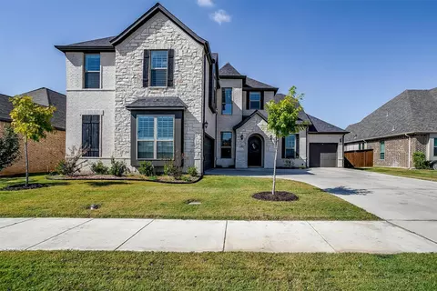 13905 E Riviera Dr, Burleson, TX 76028