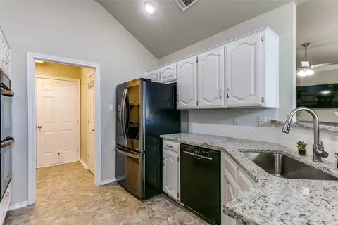 3000 Whetstone Ln, Euless, TX 76039 photo 11