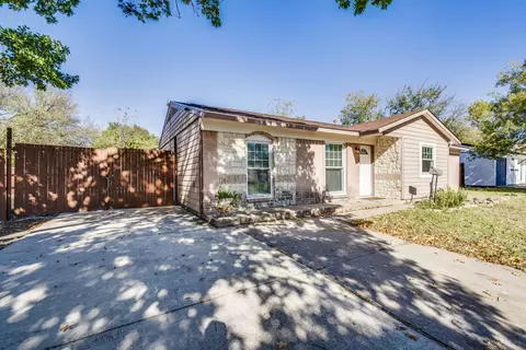 502 E Cober Dr, Grand Prairie, TX 75051
