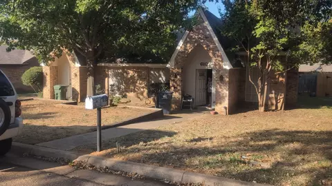 610 Overlook Ct, Arlington, TX 76012