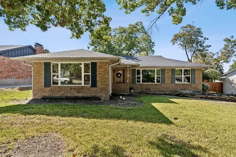 9828 Ridgehaven Dr, Dallas, TX 75238