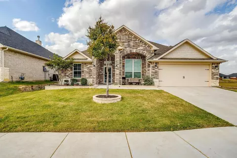 1800 Australe Dr, Haslet, TX 76052