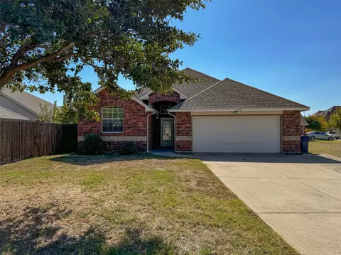 1104 Raleigh Path Rd, Denton, TX 76208