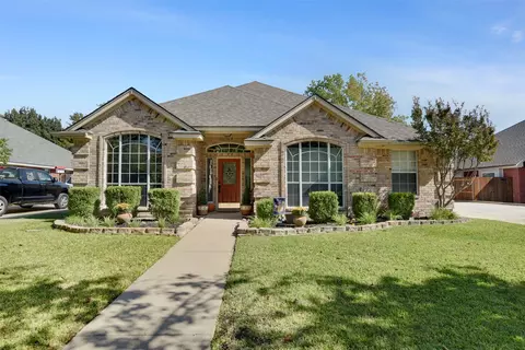 7320 Cottonwood Ct, North Richland Hills, TX 76182