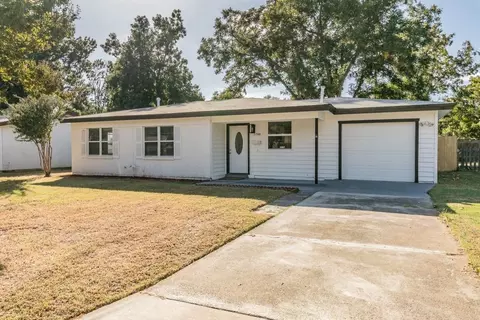 1708 Ravenwood Dr, Arlington, TX 76013