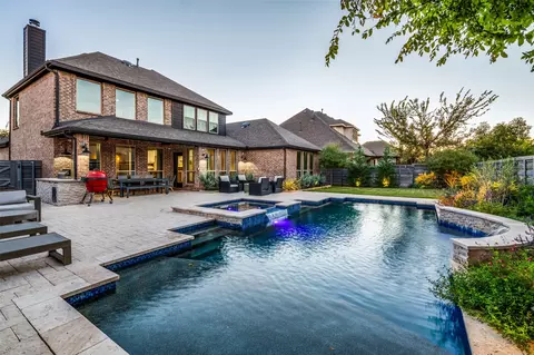 721 Patio St, Aubrey, TX 76227