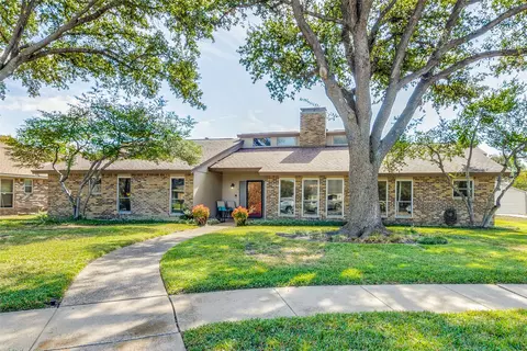 2 Briarcrest Ct, Richardson, TX 75081