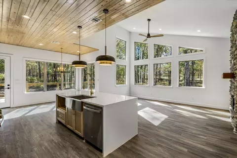 1976 Vz County Road 3117, Edgewood, TX 75117