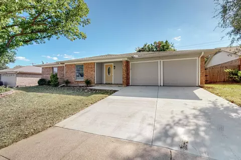 4710 Elkwood Ln, Arlington, TX 76016
