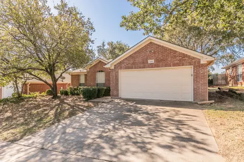 6110 Silkcrest Trl, Arlington, TX 76017