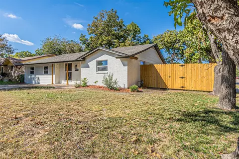 2321 Skylark Dr, Arlington, TX 76010