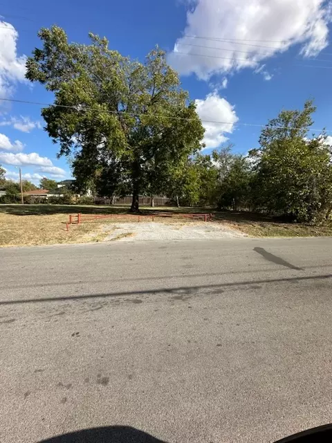 Exterior - 801 S Medora St, Terrell, TX 75160 photo 5 of 5